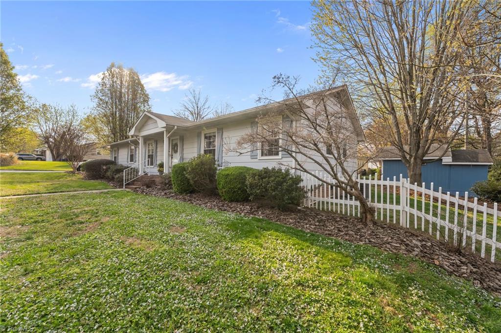 2501 Laramie Drive