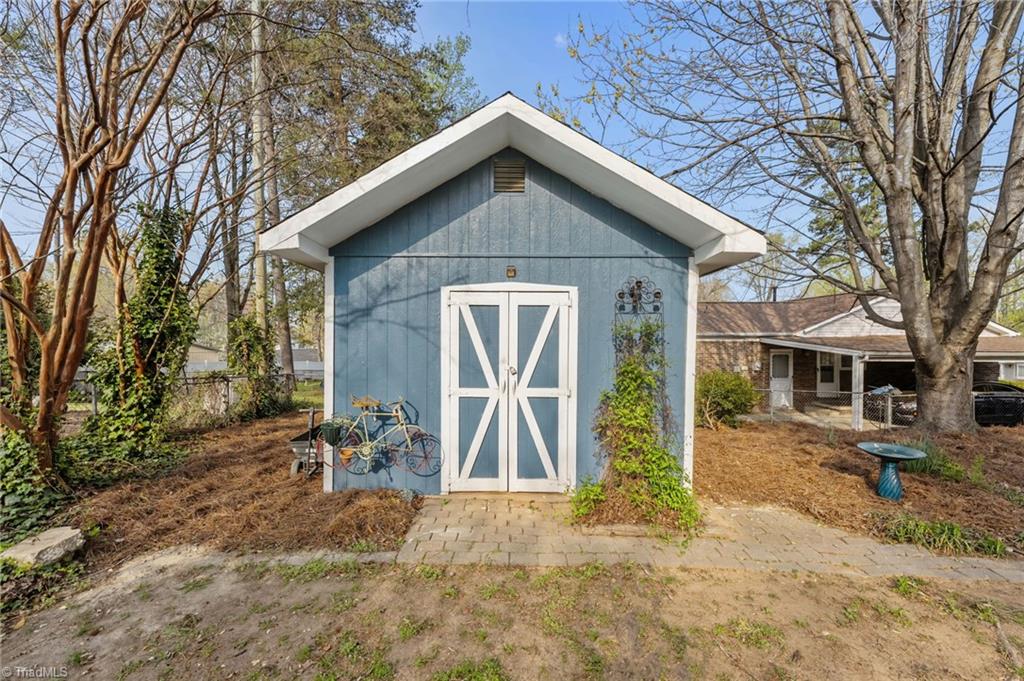 2501 Laramie Drive