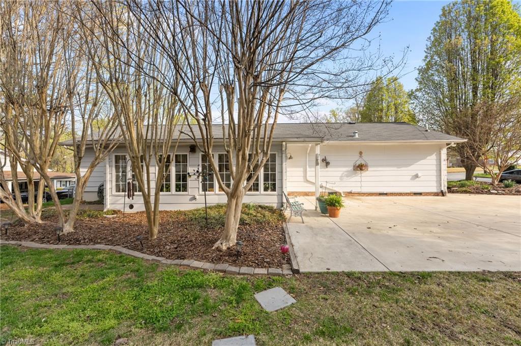 2501 Laramie Drive