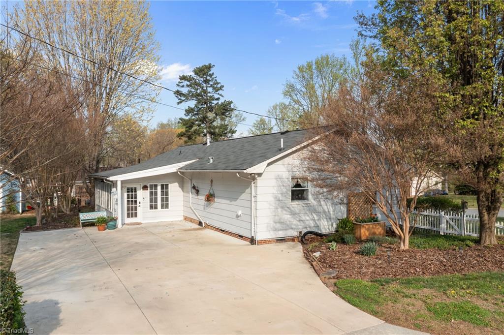 2501 Laramie Drive