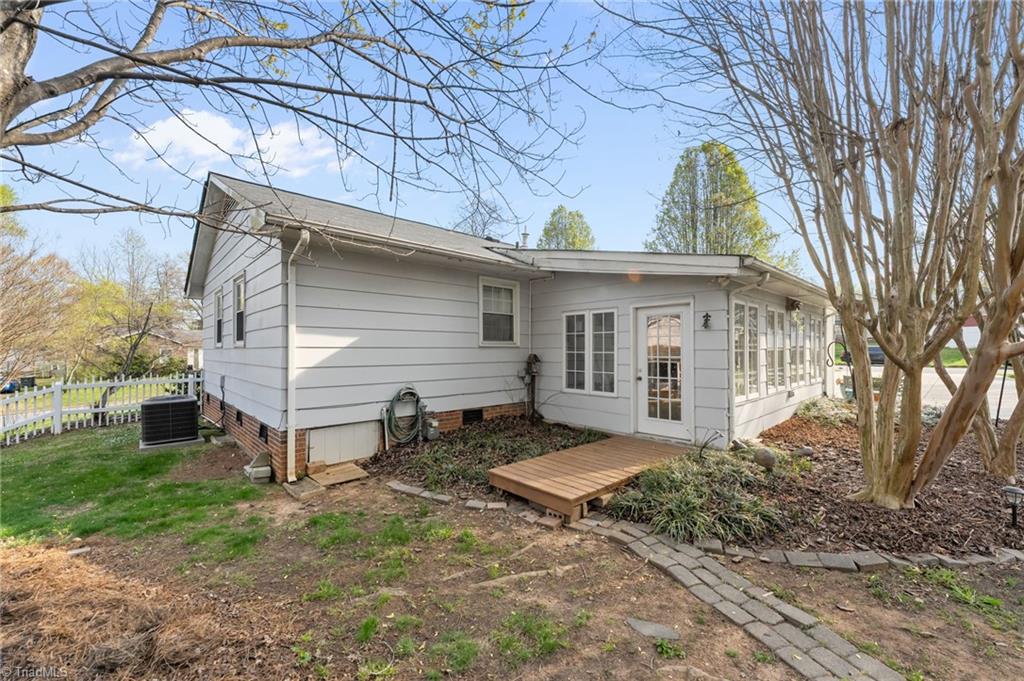 2501 Laramie Drive