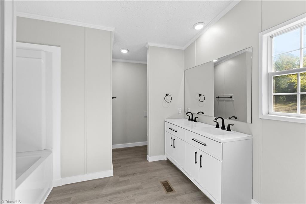 9274 US Highway 64 W