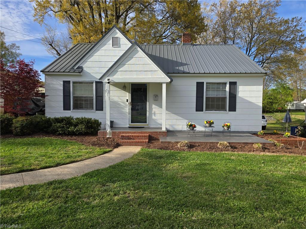 111 E Rhyne Avenue, Winston-Salem