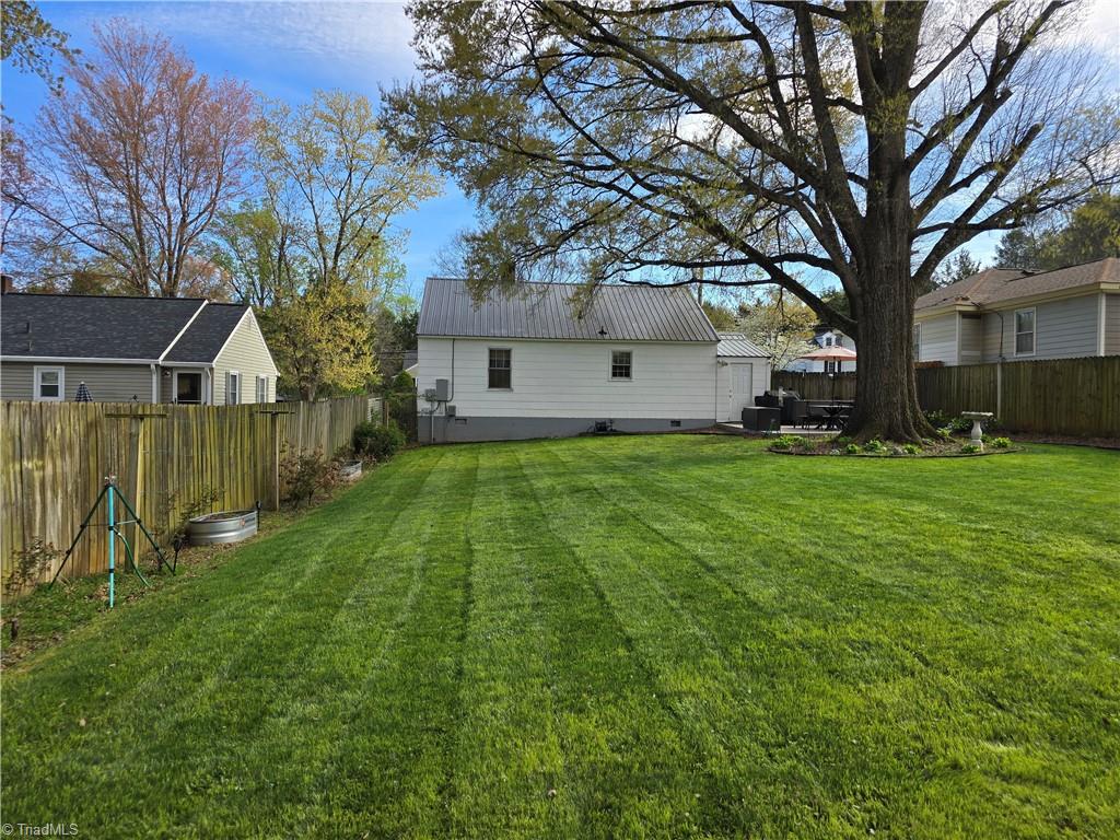 111 E Rhyne Avenue, Winston-Salem