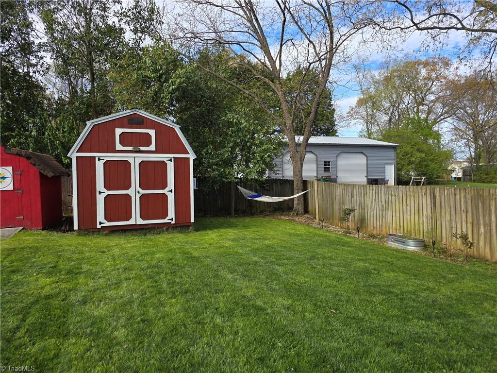 111 E Rhyne Avenue, Winston-Salem