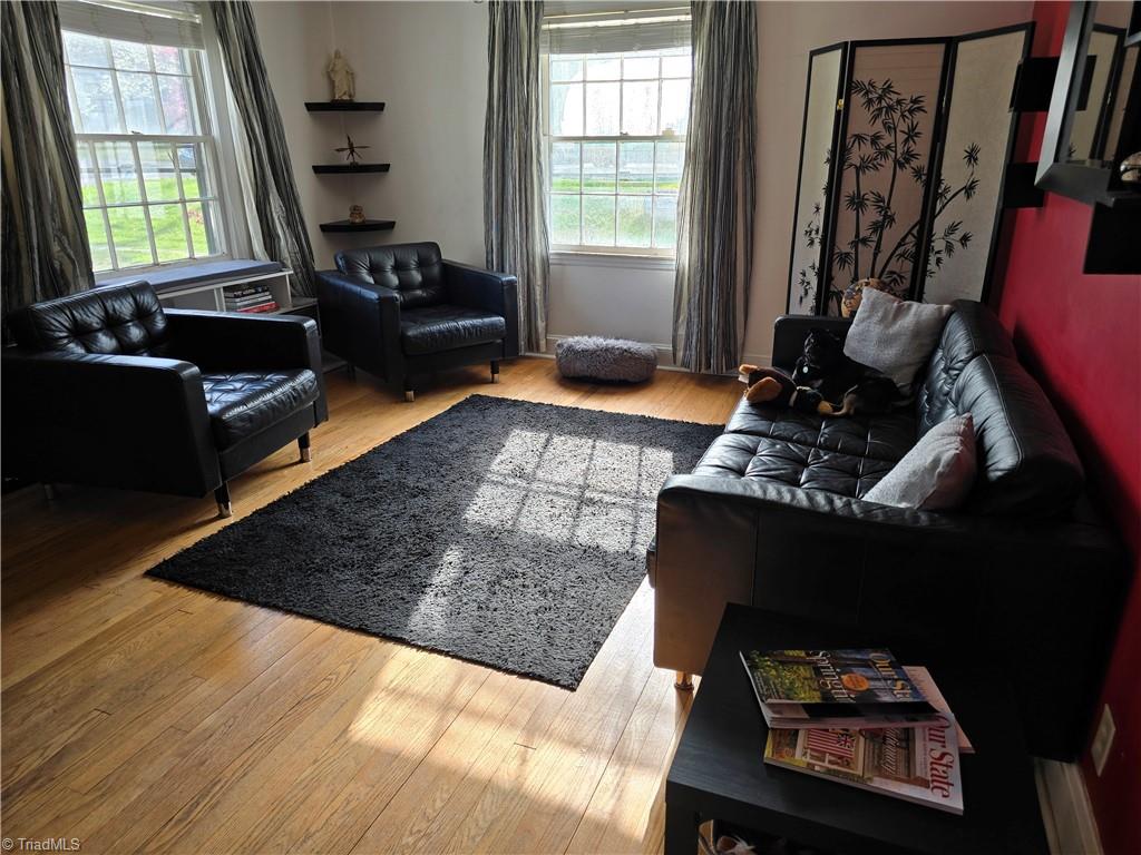 111 E Rhyne Avenue, Winston-Salem