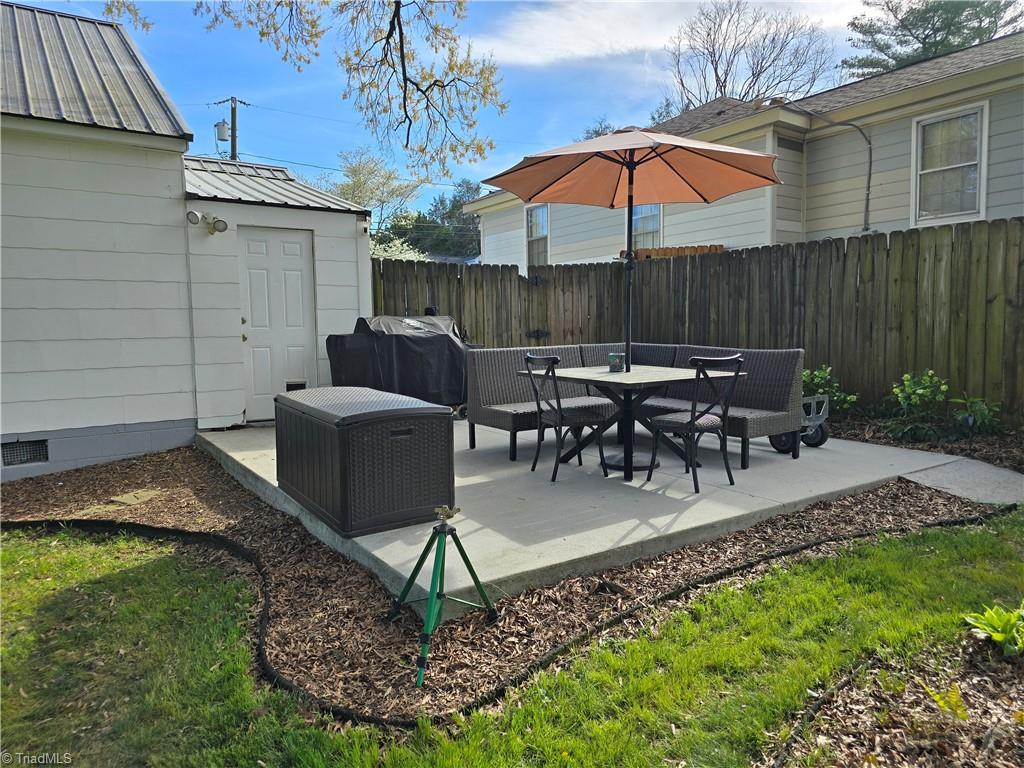111 E Rhyne Avenue, Winston-Salem