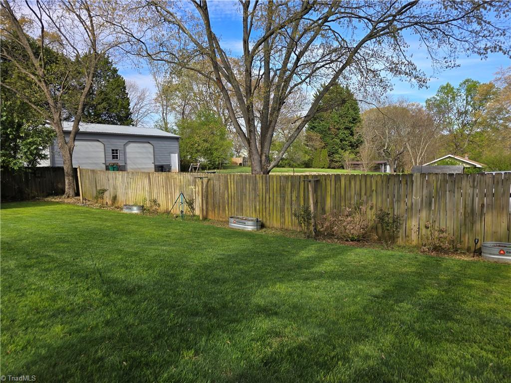111 E Rhyne Avenue, Winston-Salem