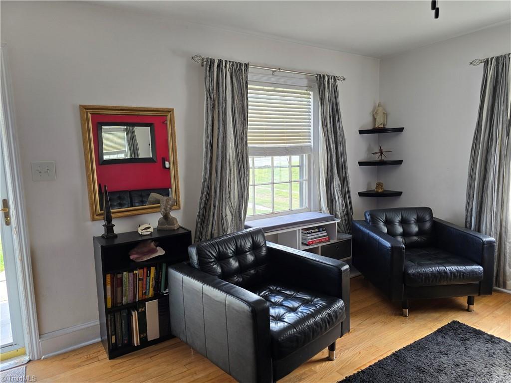 111 E Rhyne Avenue, Winston-Salem