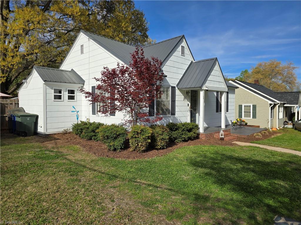 111 E Rhyne Avenue, Winston-Salem