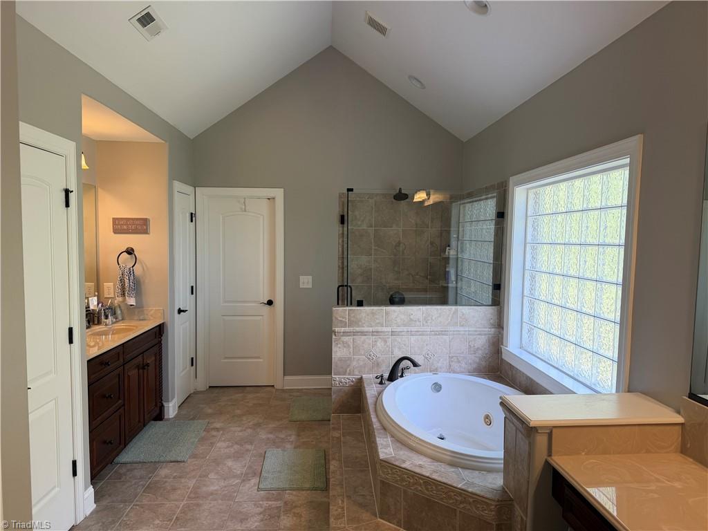 283 Heatherwood Drive, Winston-Salem