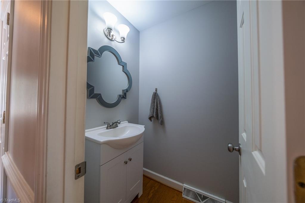 1930 Glenridge Drive