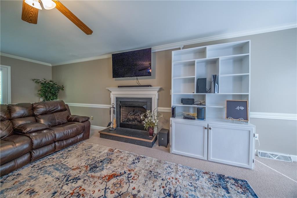 1930 Glenridge Drive