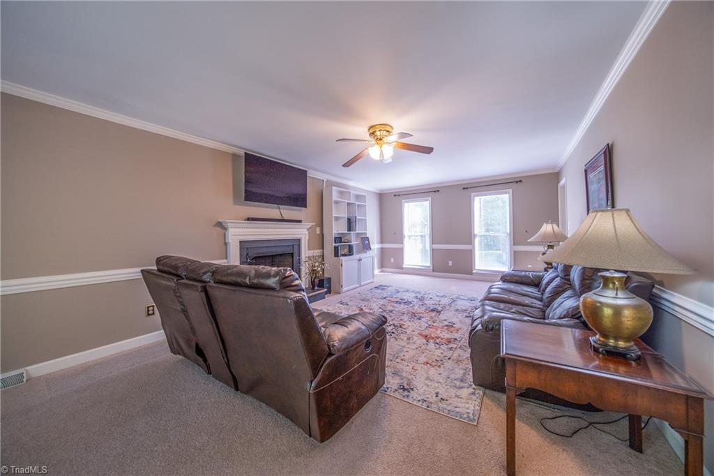 1930 Glenridge Drive