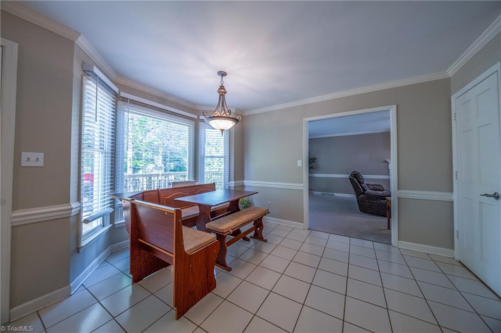 1930 Glenridge Drive