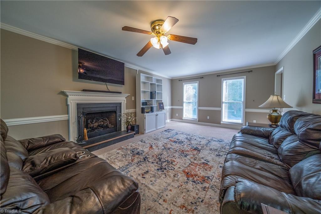 1930 Glenridge Drive