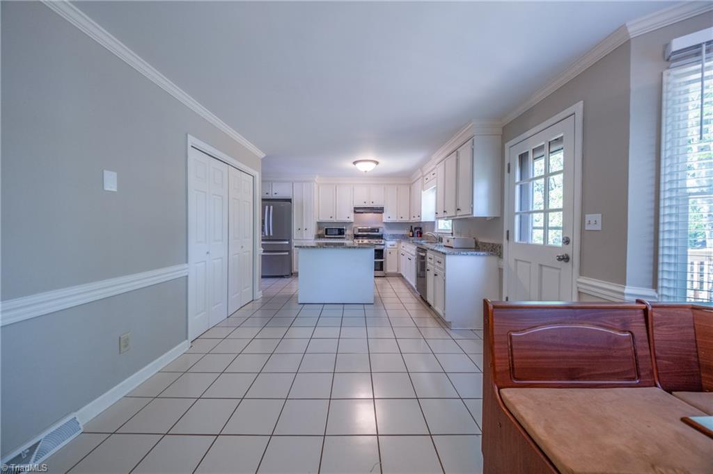 1930 Glenridge Drive