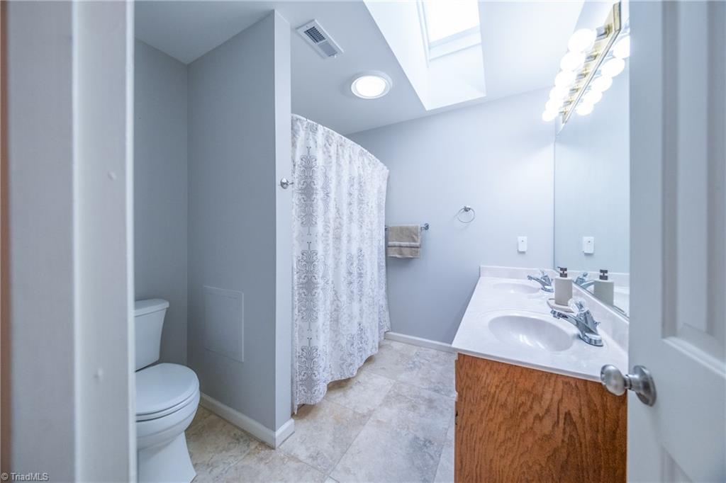 1930 Glenridge Drive