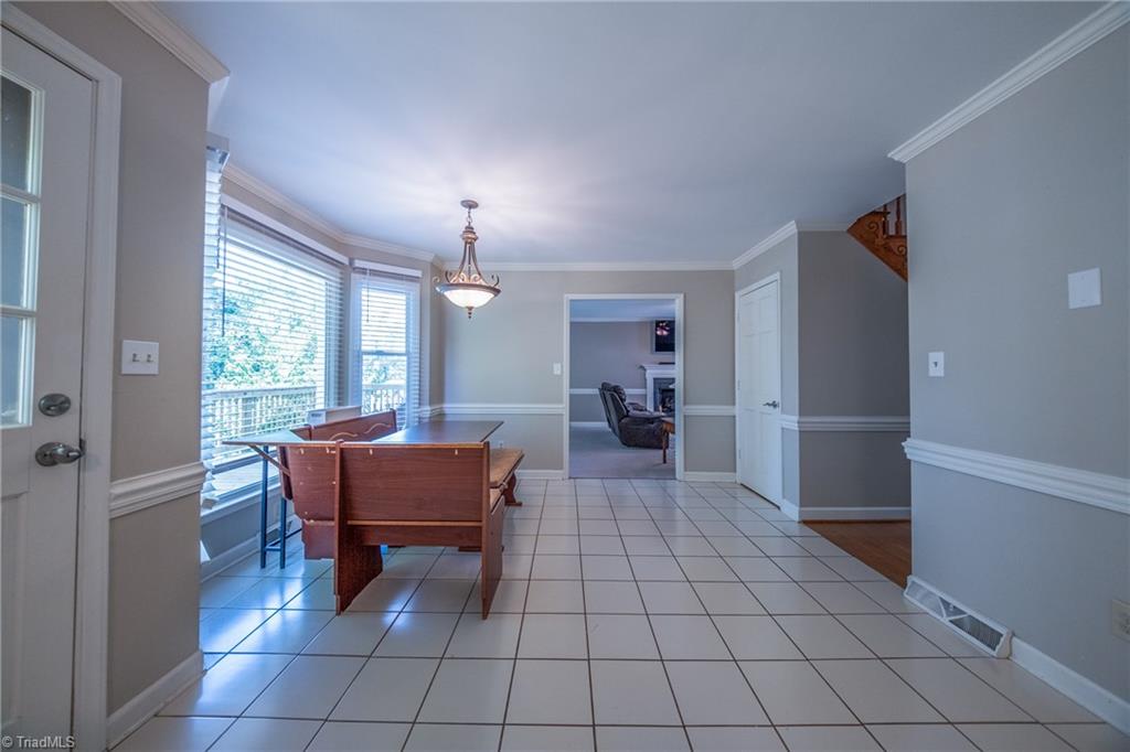 1930 Glenridge Drive