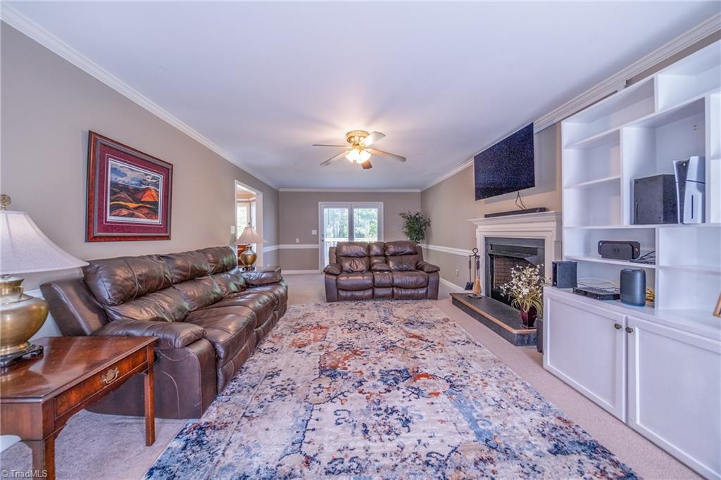 1930 Glenridge Drive