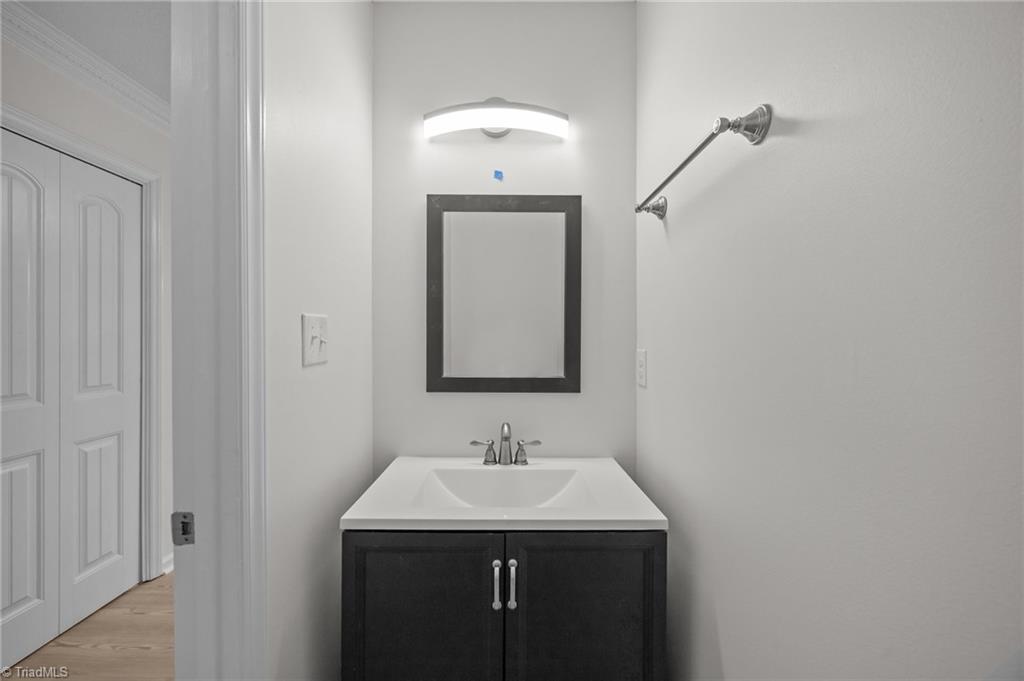 3401 Farm Lake Street