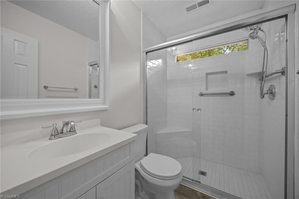 3401 Farm Lake Street