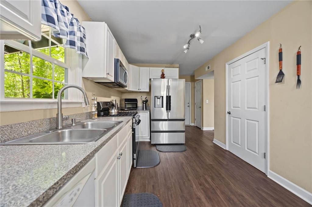 6156 Brinkley Park Drive