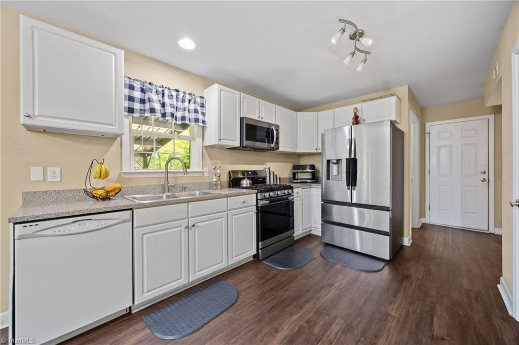 6156 Brinkley Park Drive