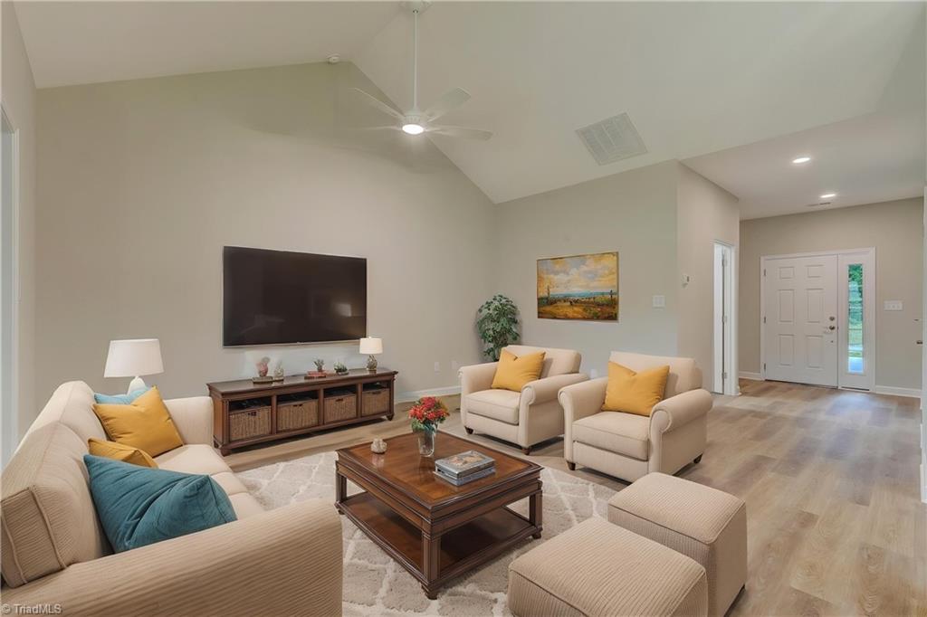 118 Sanderlyn Court
