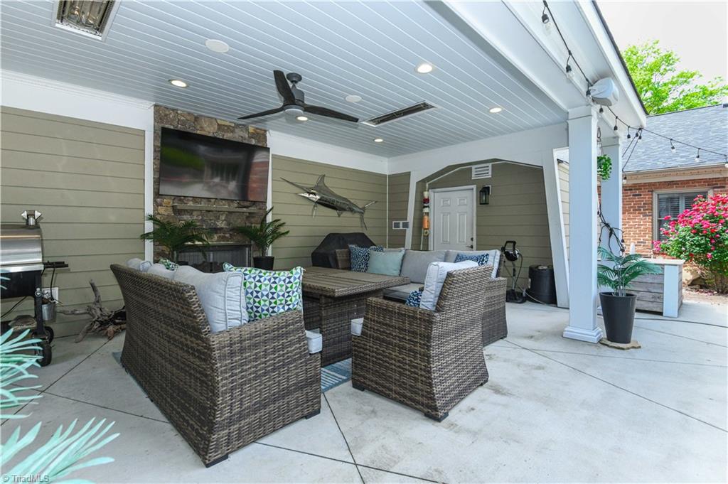2320 Danbury Road