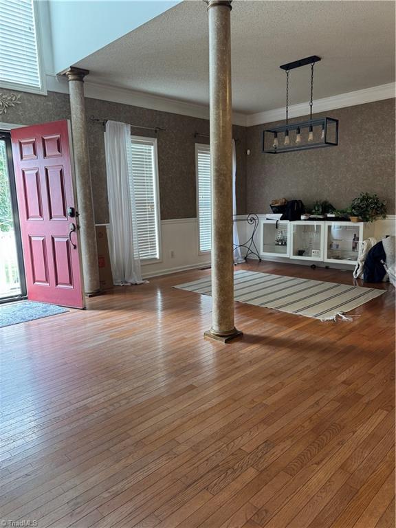 2202 Mclaughlin Drive