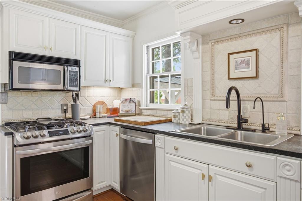 8827 Highway 109, Winston-Salem