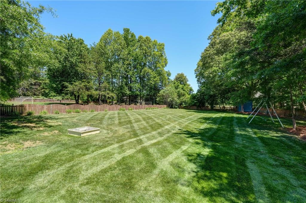 1827 Crossroads Drive