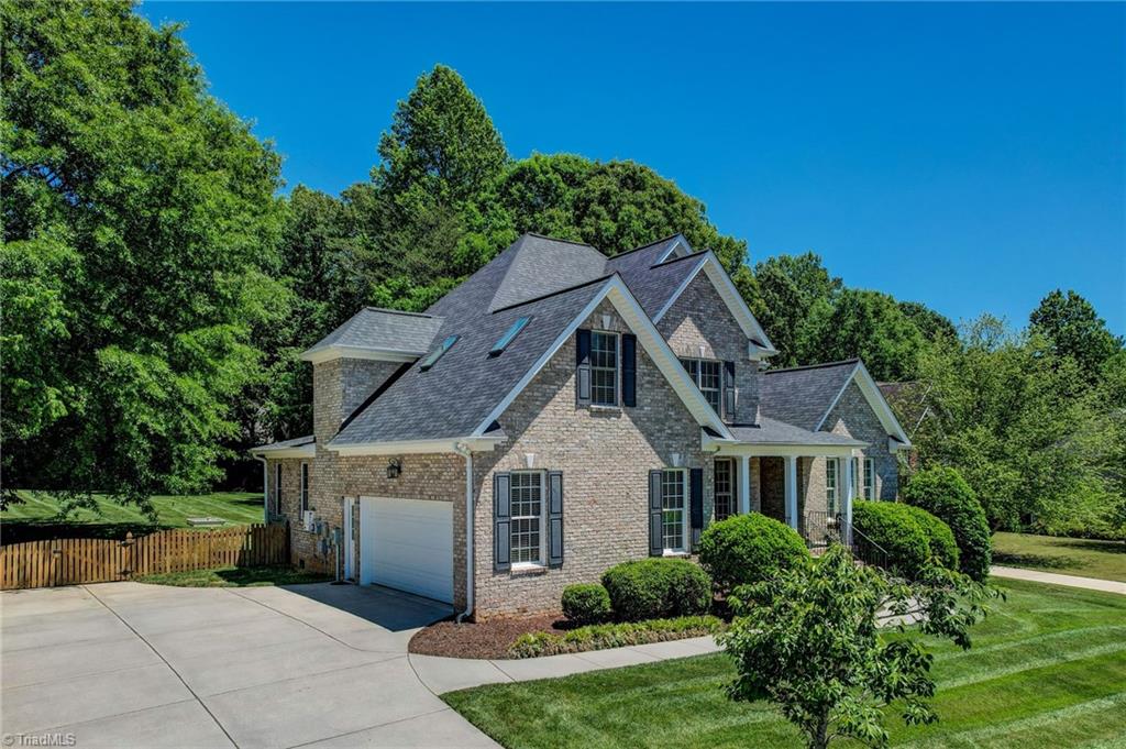 1827 Crossroads Drive