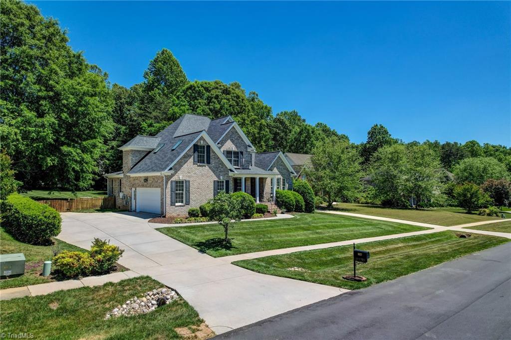 1827 Crossroads Drive