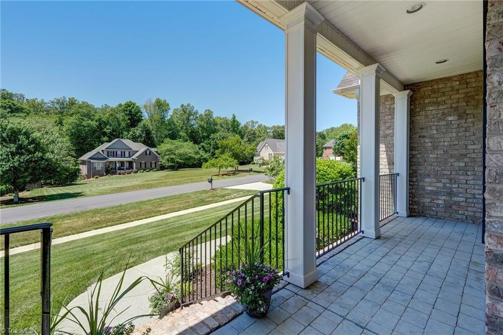 1827 Crossroads Drive