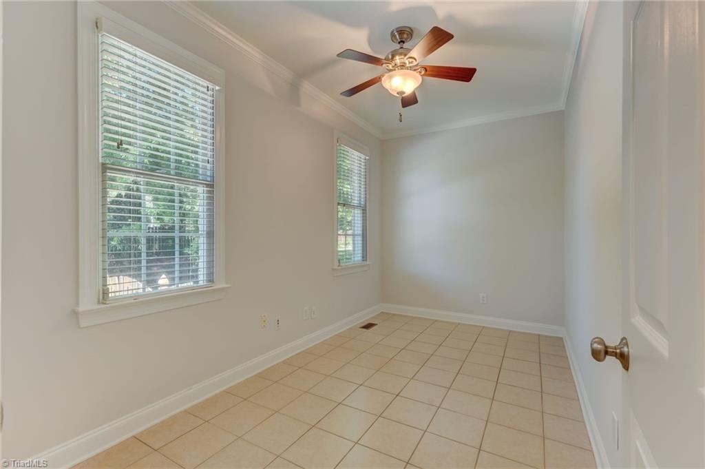 1827 Crossroads Drive