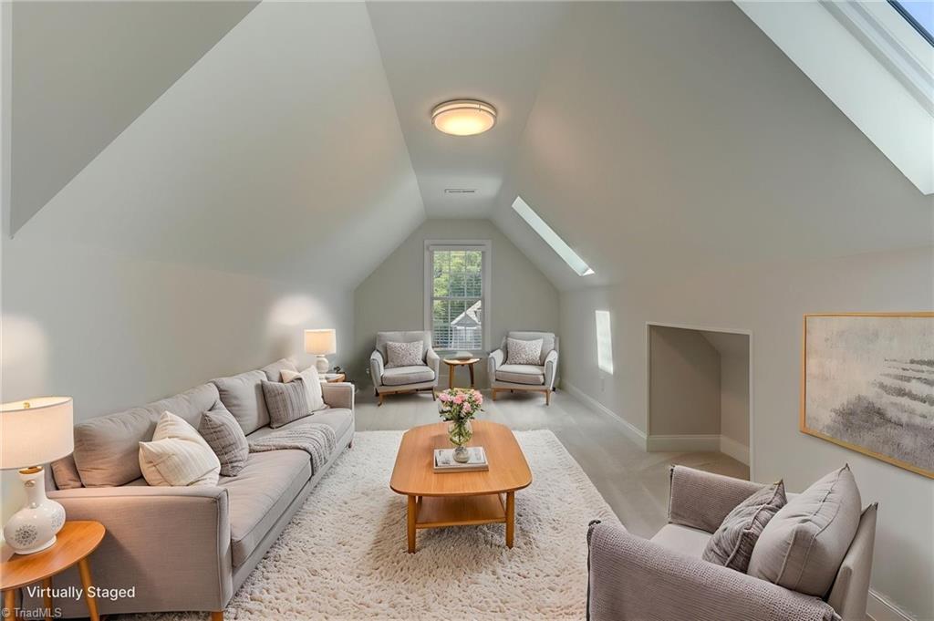 1827 Crossroads Drive