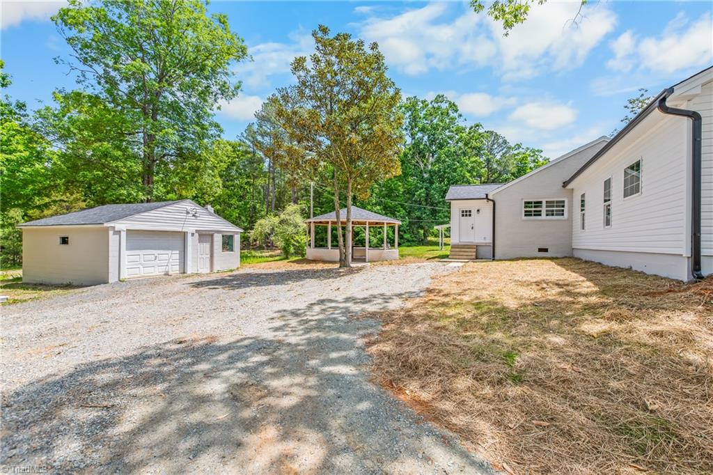 9272 US Highway 64