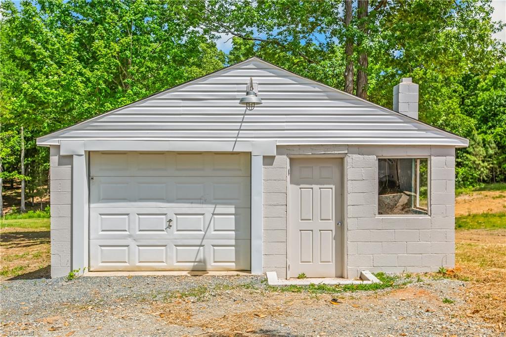 9272 US Highway 64
