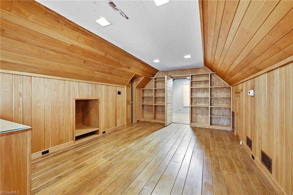 2085 Huntington Woods Drive