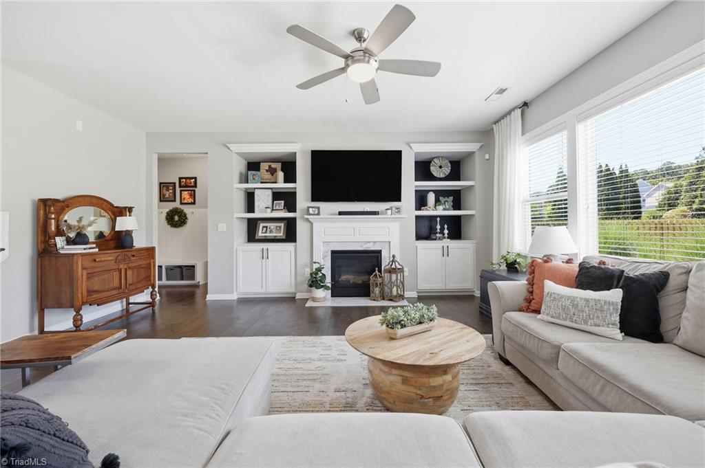 806 Blue Moon Court
