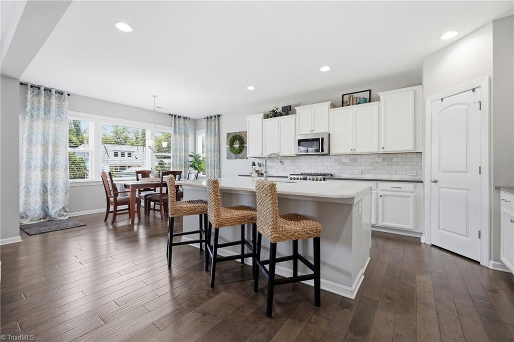 806 Blue Moon Court