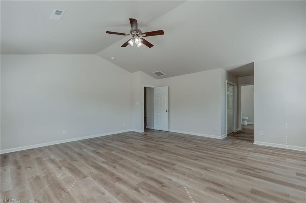 1048 Megan Cross Lane