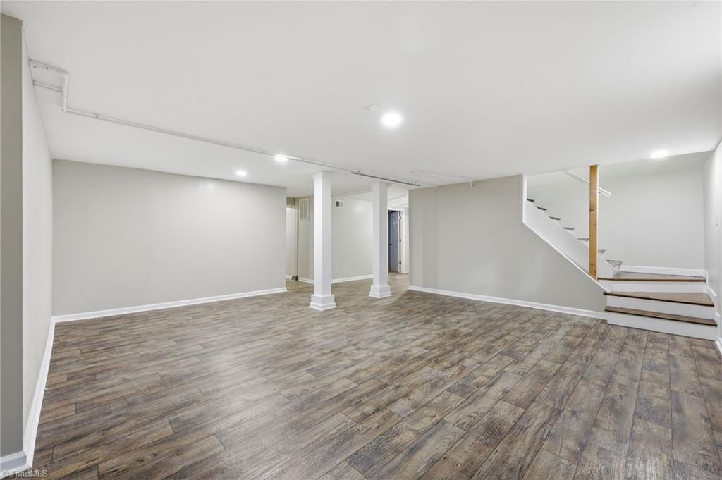 940 N Peace Haven Road, Winston-Salem