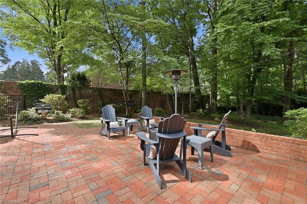 803 W Cornwallis Drive