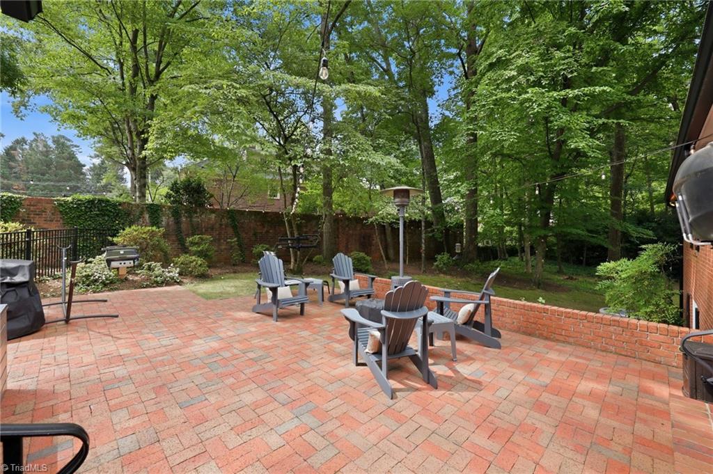 803 W Cornwallis Drive