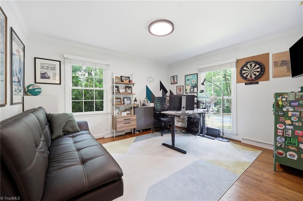 803 W Cornwallis Drive