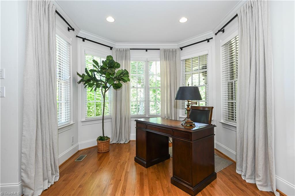 12 Hadley Park Court