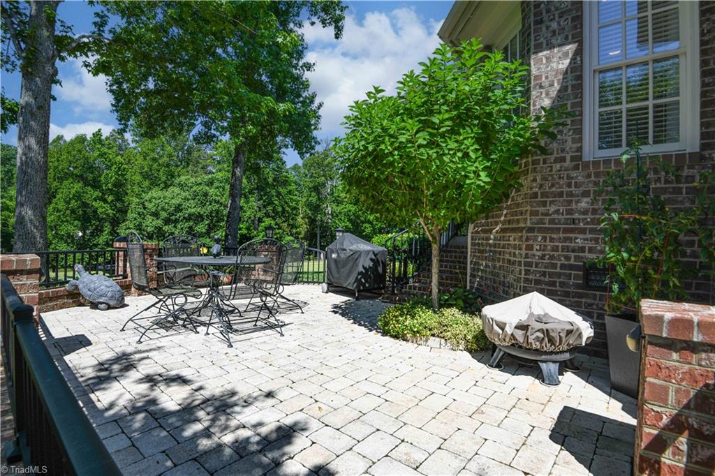 12 Hadley Park Court